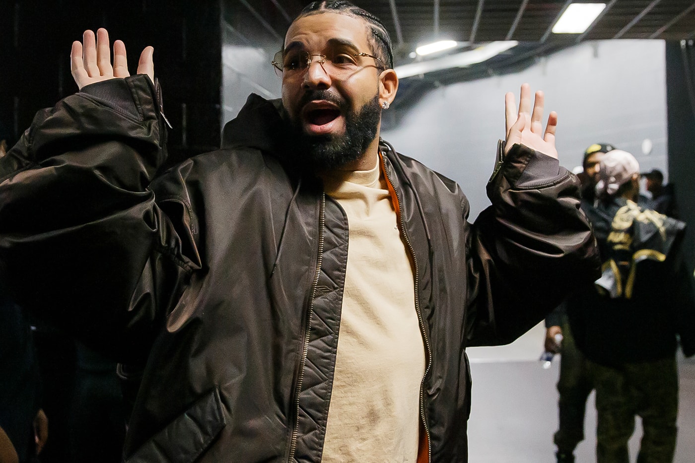 Drake Signs multi faceted Deal Universal Music Group Reportedly Worth 400 million USD