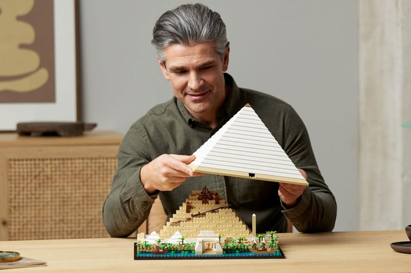 LEGO Architecture egyptian pyramid of giza 1476 blocks  seven wonders of the ancient world main tunnels chambers nile obelisk sphinx  release info date price 