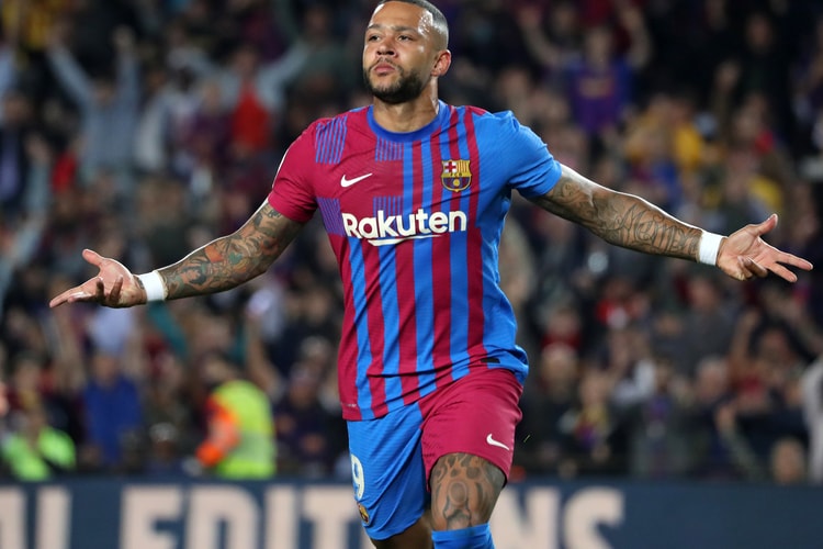 FC Barcelona's Memphis Depay Shows off Bored Ape Yacht Club Diamond Grill