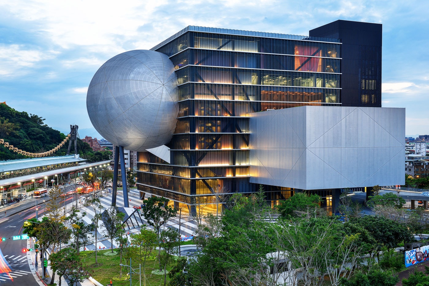 OMA объявляет о завершении строительства «Центра исполнительских искусств Тайбэя»