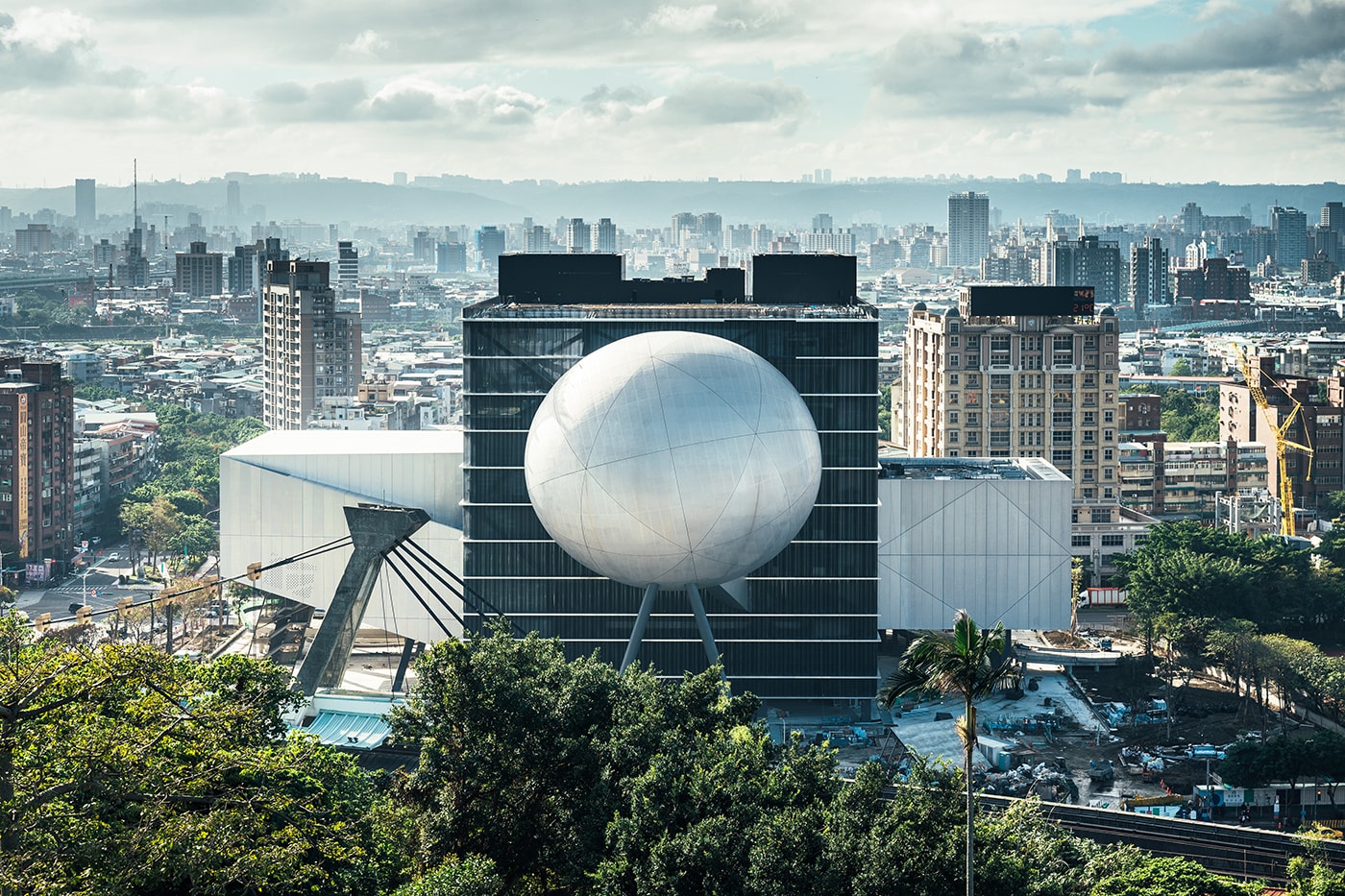 OMA Announces Completion of "Taipei Performing Arts Centre"