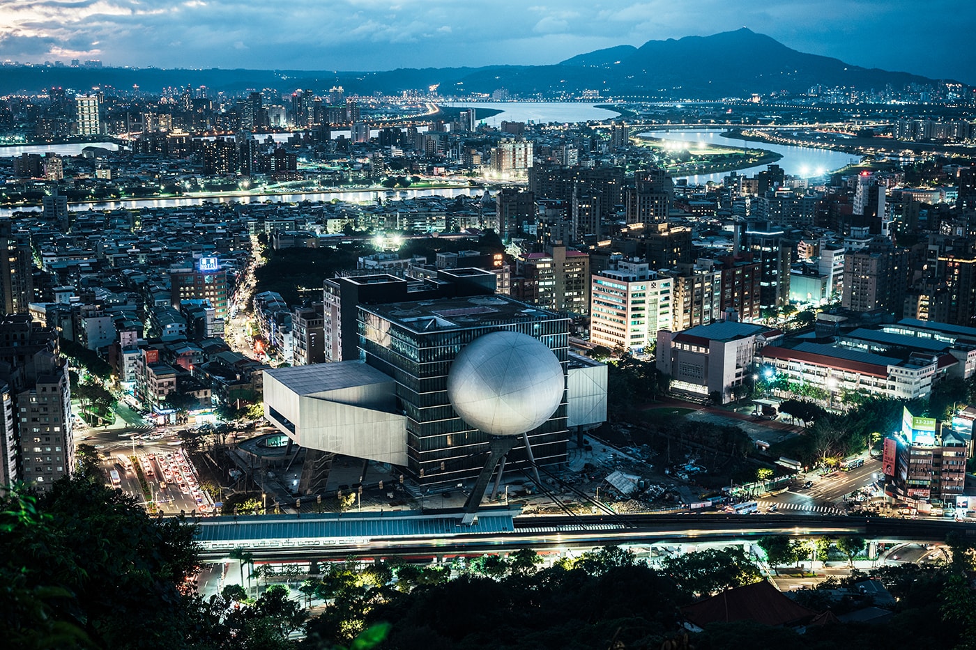 OMA Announces Completion of "Taipei Performing Arts Centre"