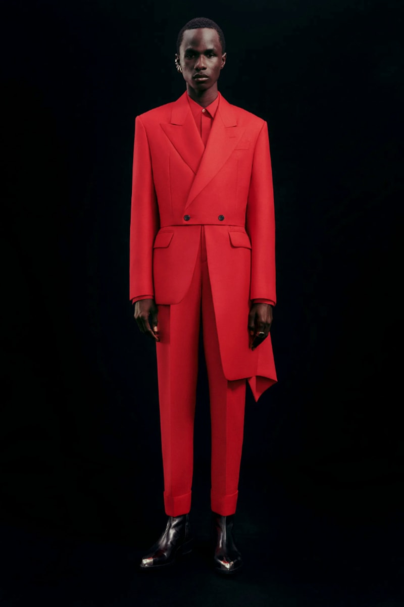 Alexander McQueen Expands Refined House Codes for Fall 2022 Fashion