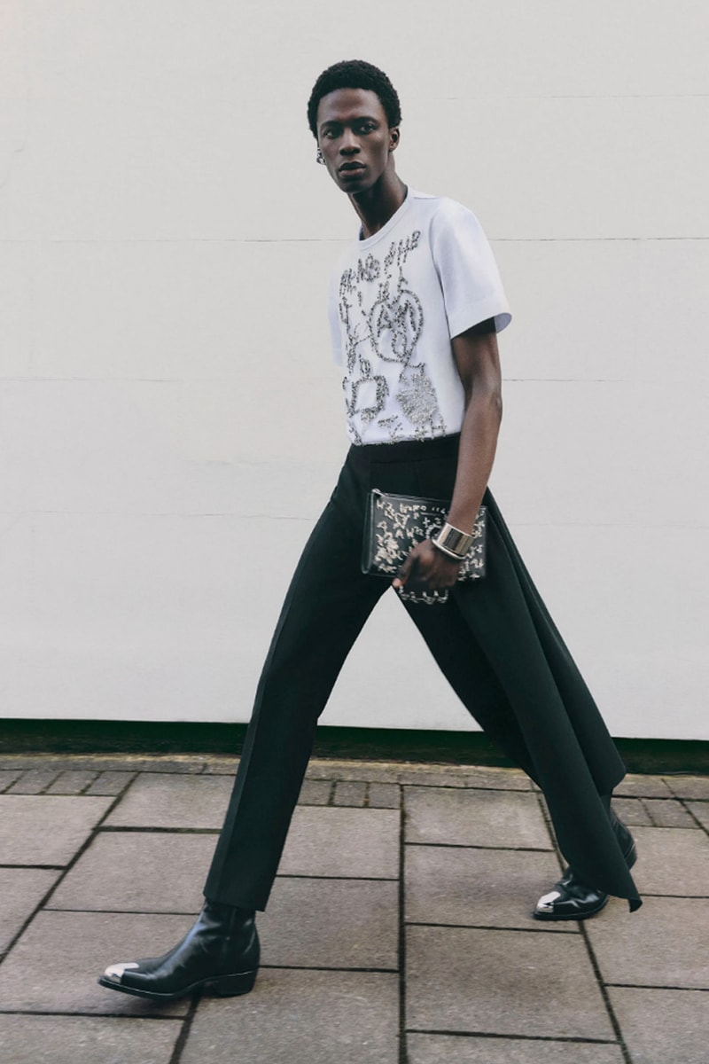 Alexander McQueen Expands Refined House Codes for Fall 2022 Fashion