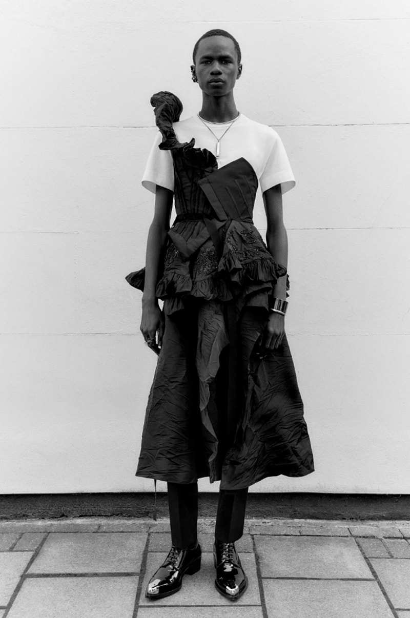 Alexander McQueen Expands Refined House Codes for Fall 2022 Fashion