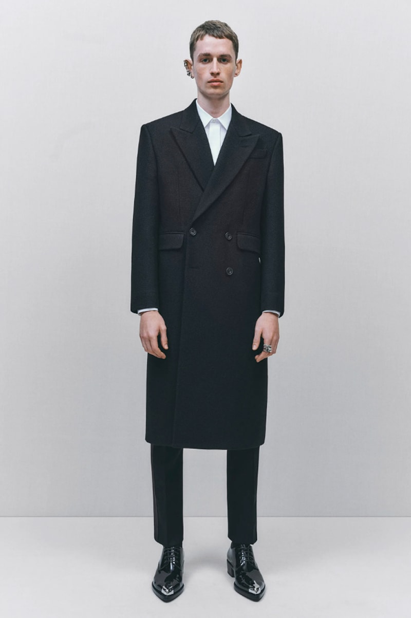 Alexander McQueen Expands Refined House Codes for Fall 2022 Fashion