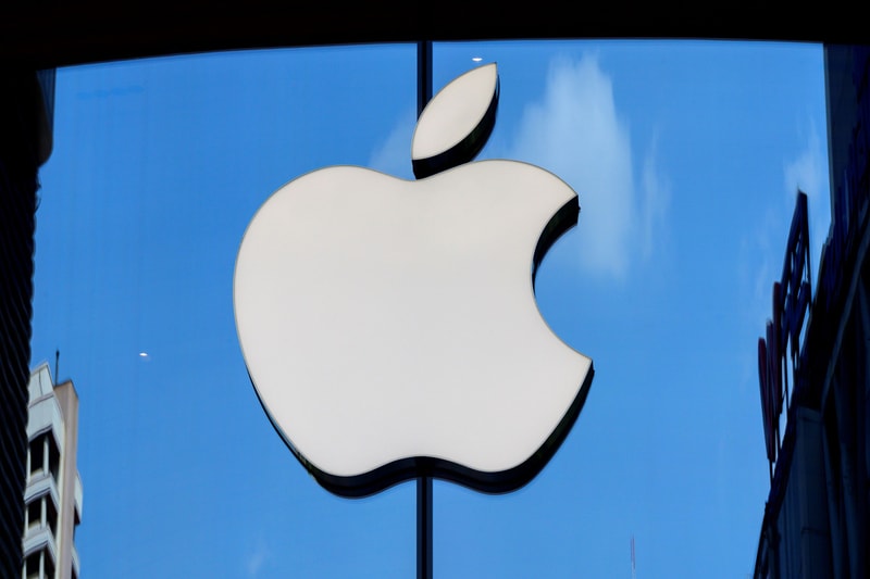 Apple AR/VR Mixed Reality Headset New M2 Chip Mark Gurnam Worldwide Developers Conference Report Details Products Hardware