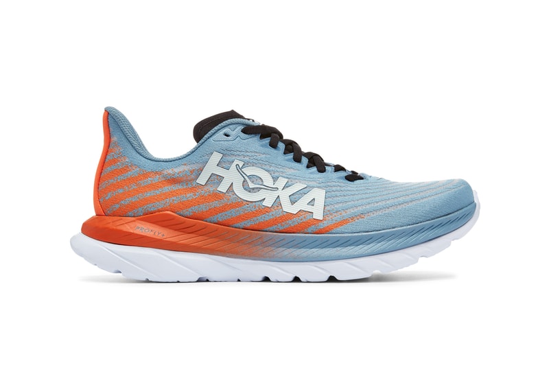 HOKA Mach 5 Sneaker Model