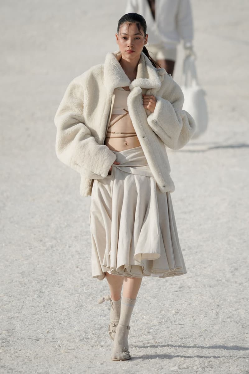 Jacquemus “Le Papier” Fall 2022 Presents a Vision of Tonal Elegance Fashion