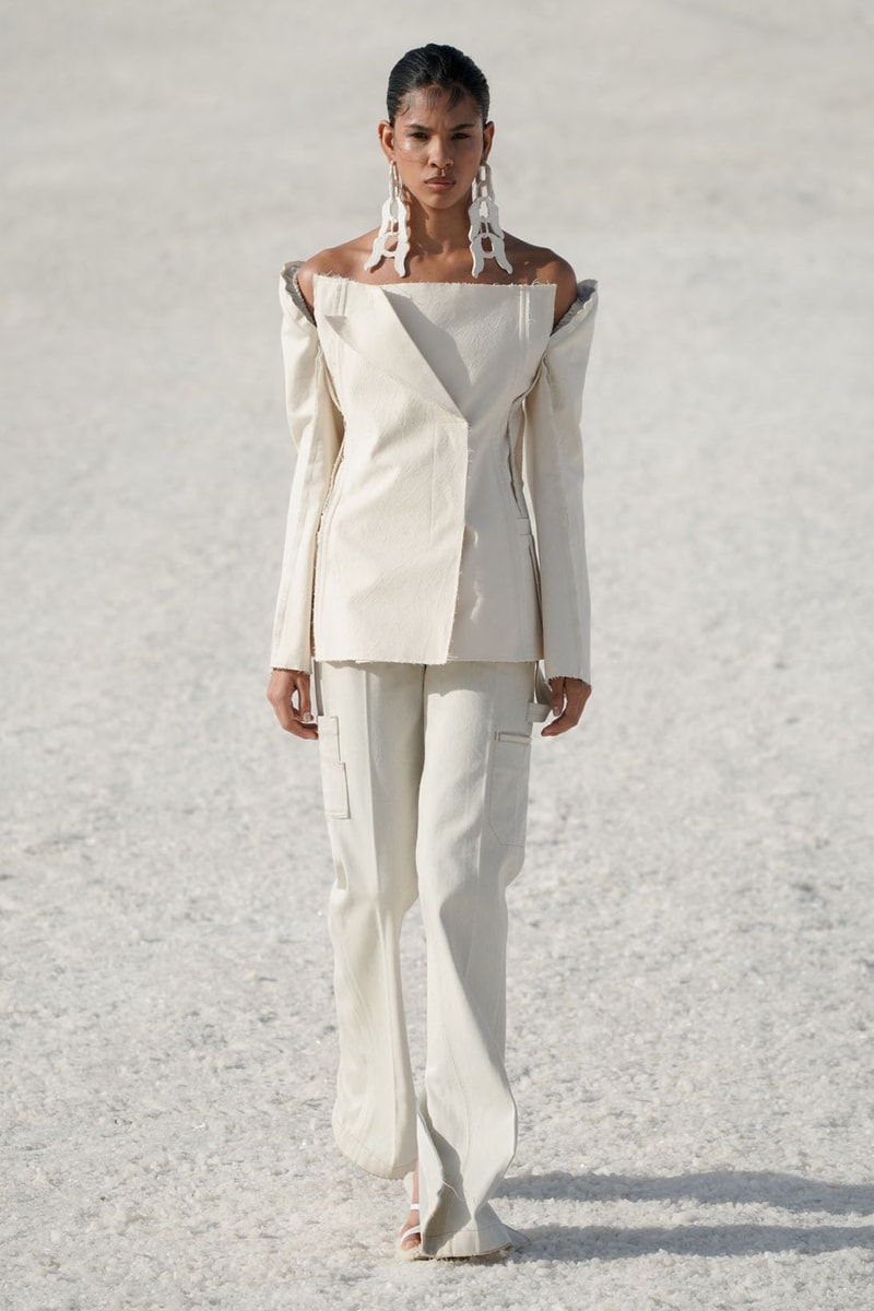 Jacquemus “Le Papier” Fall 2022 Presents a Vision of Tonal Elegance Fashion