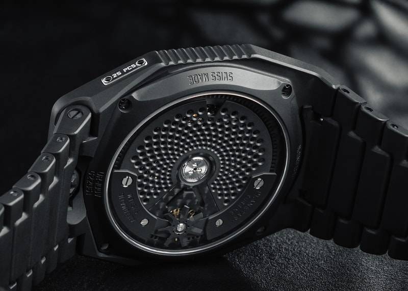 URWERK UR-100V All-Black Titanium
