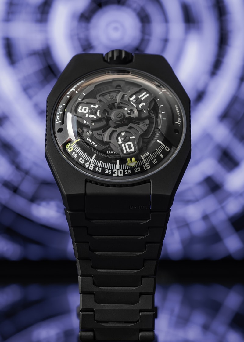 URWERK UR-100V All-Black Titanium