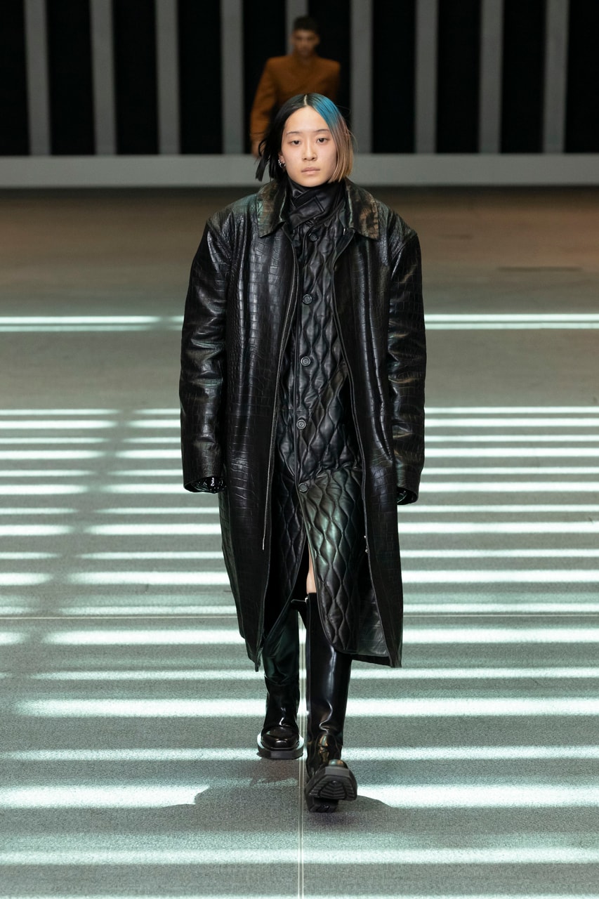 london paris milan fashion week pitti uomo spring summer 2023 best shows highlights jw jonathan anderson loewe prada miuccia raf simons louis vuitton virgil abloh thom browne martine rose charles jeffrey loverboy y/project glenn martens dior kim jones kenzo nigo winnie new york home plisse issey miyake nahmias grace wales bonner
