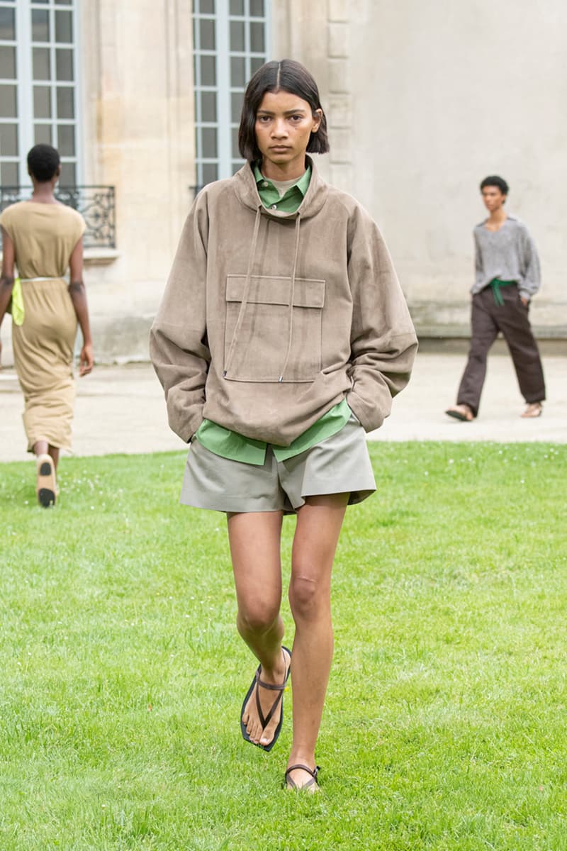 auralee spring summer 2023 paris fashion week new balance details information