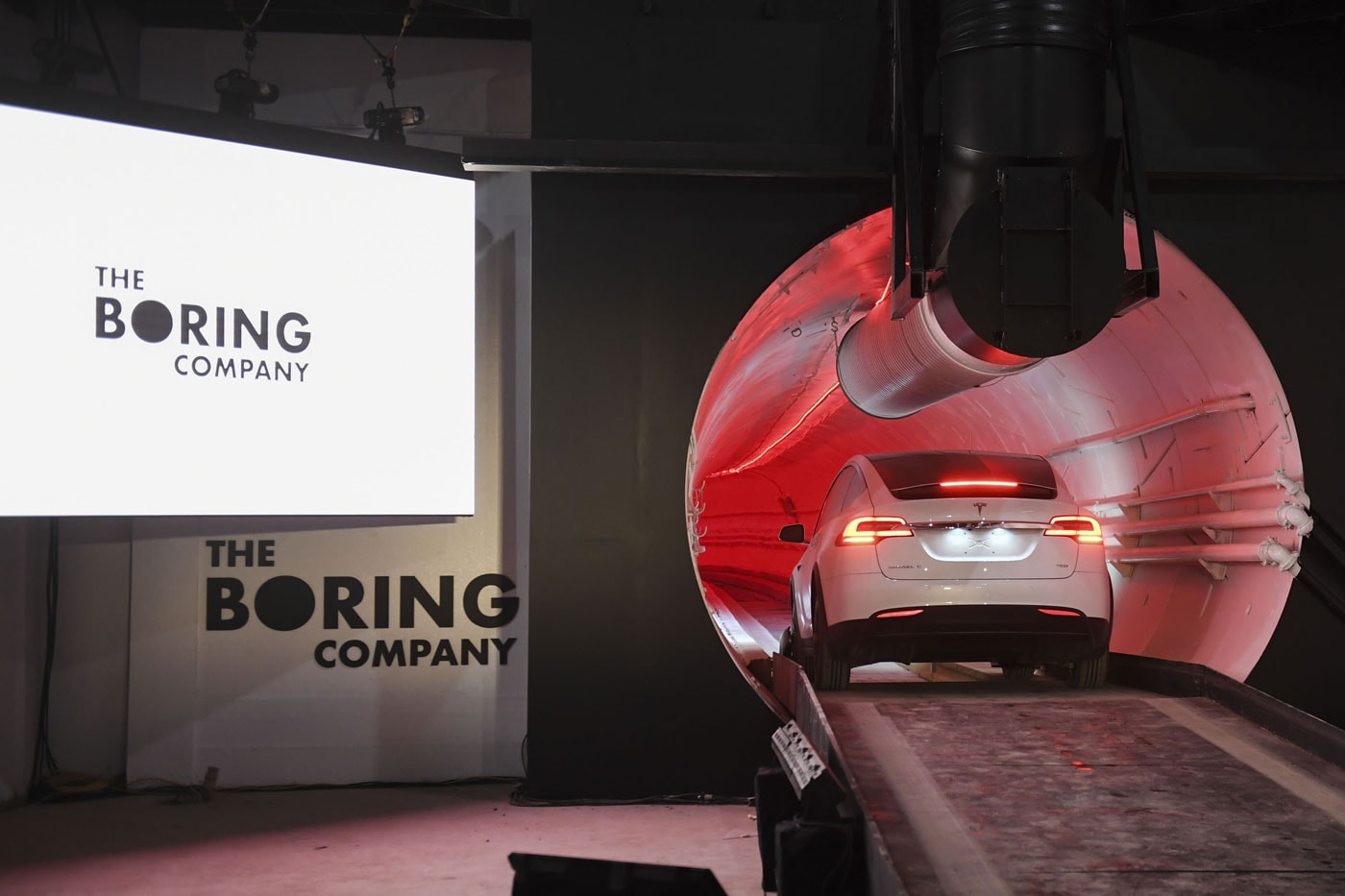 The boring company elon musk build a 34 mile tunnel network under las vegas receives approval vegas loop 55 stations 2023 