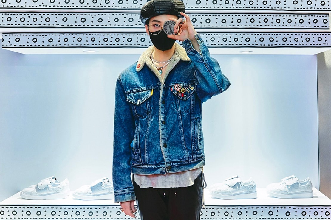 G-Dragon Wearing PEACEMINUSONE Nike Kwondo 1 Panda Photo Images
