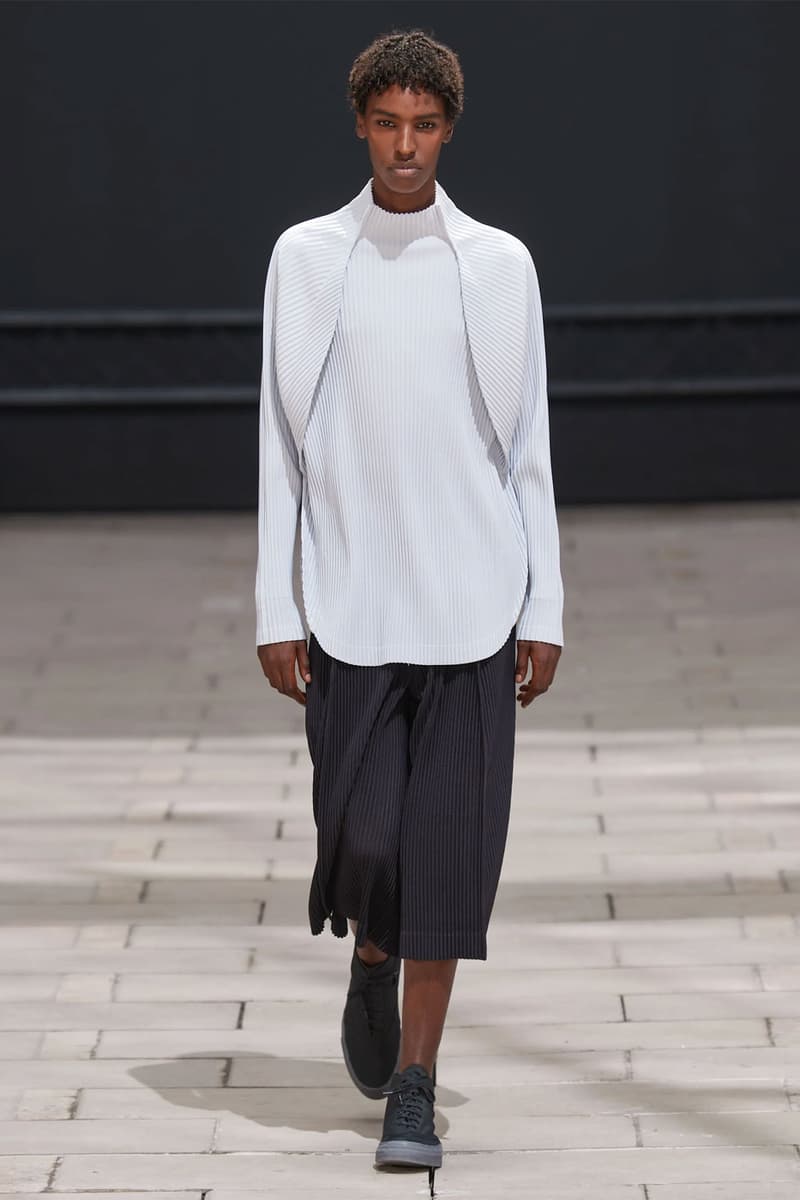 Homme Plissé Issey Miyake SS23 Collection Runway Photos Paris Fashion Week Men's