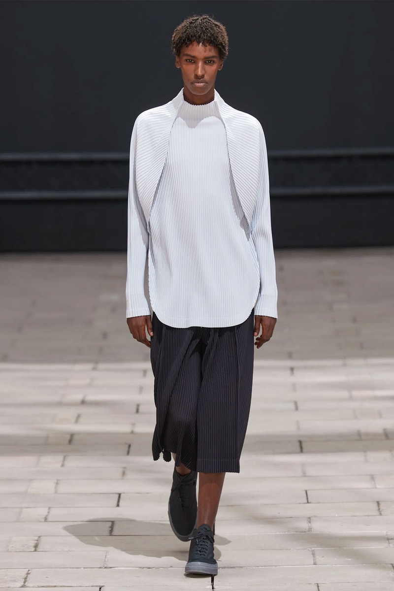 Homme Plissé Issey Miyake SS23 Collection Runway Photos Paris Fashion Week Men's
