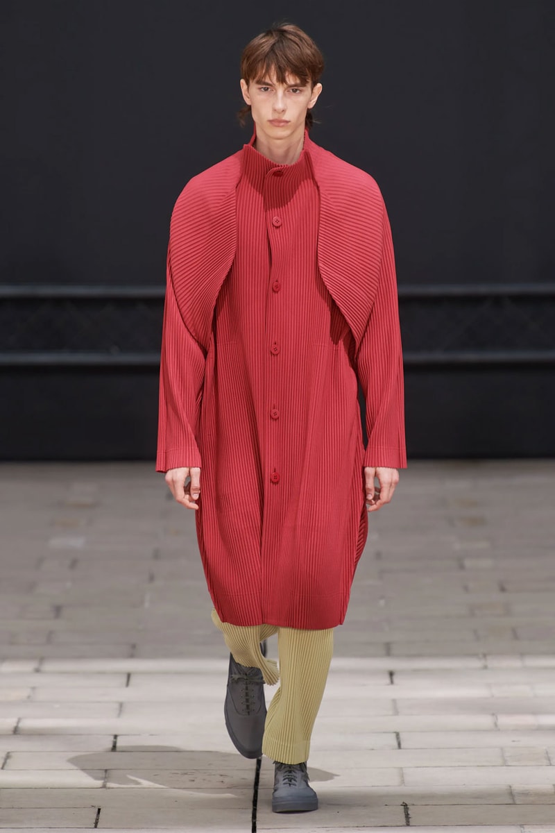 Homme Plissé Issey Miyake SS23 Collection Runway Photos Paris Fashion Week Men's