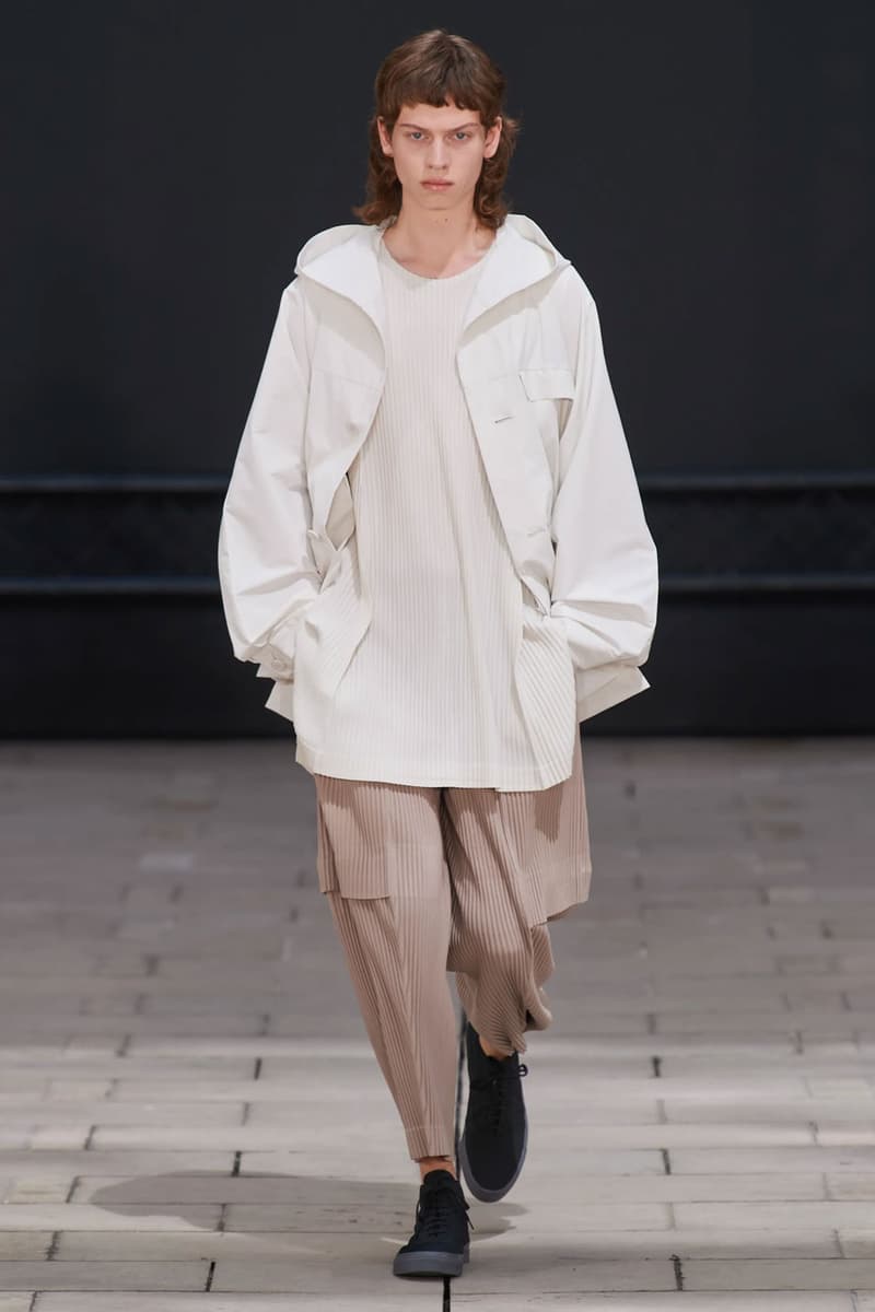 Homme Plissé Issey Miyake SS23 Collection Runway Photos Paris Fashion Week Men's