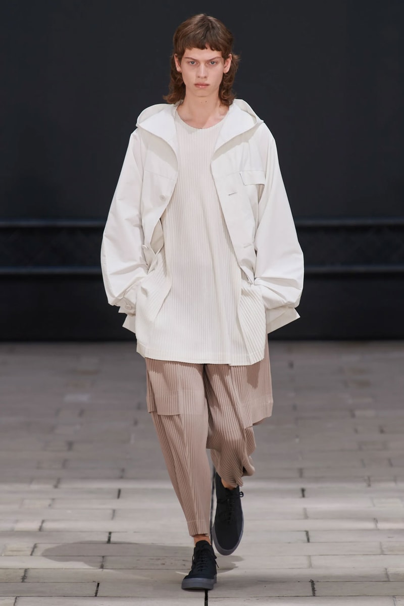Homme Plissé Issey Miyake SS23 Collection Runway Photos Paris Fashion Week Men's