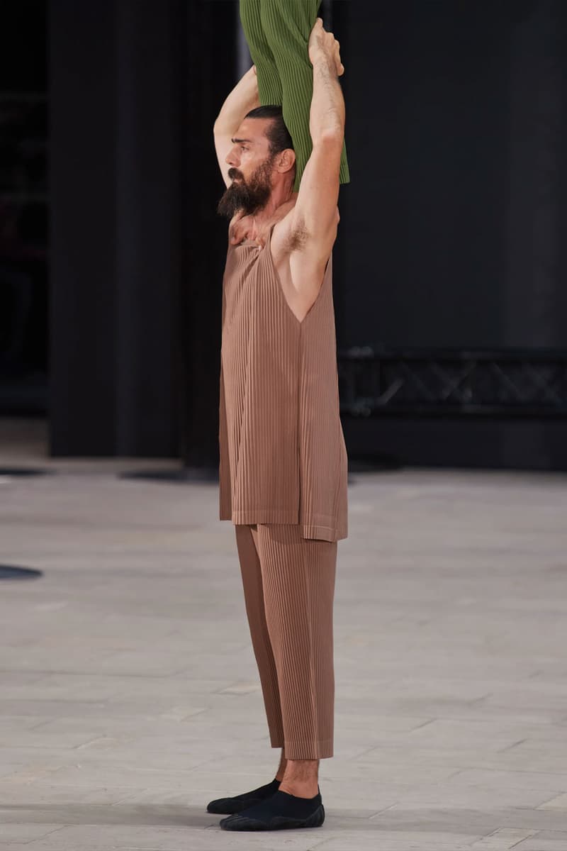 Homme Plissé Issey Miyake SS23 Collection Runway Photos Paris Fashion Week Men's