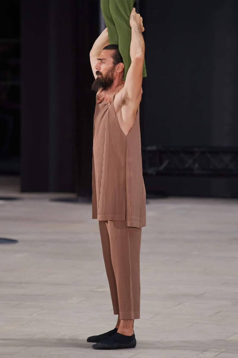 Homme Plissé Issey Miyake SS23 Collection Runway Photos Paris Fashion Week Men's