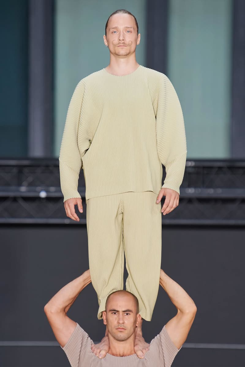 Homme Plissé Issey Miyake SS23 Collection Runway Photos Paris Fashion Week Men's