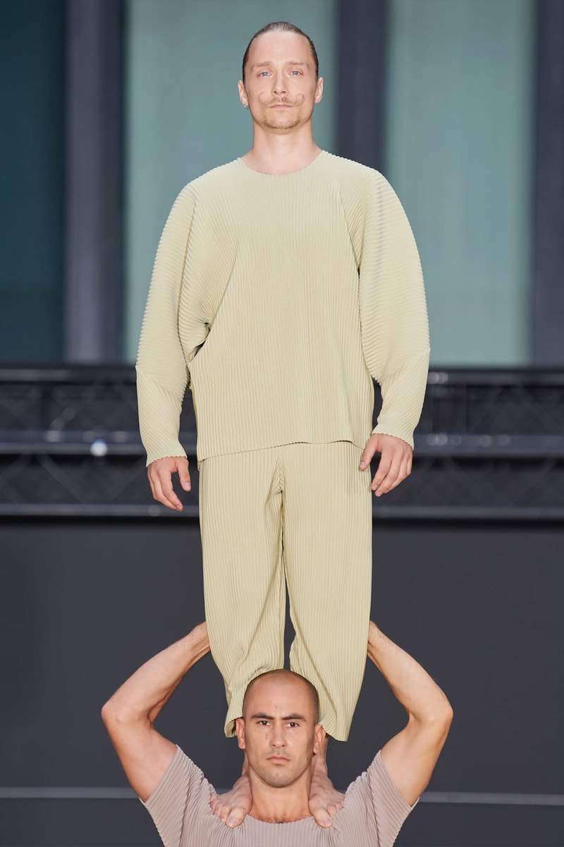 Homme Plissé Issey Miyake SS23 Collection Runway Photos Paris Fashion Week Men's