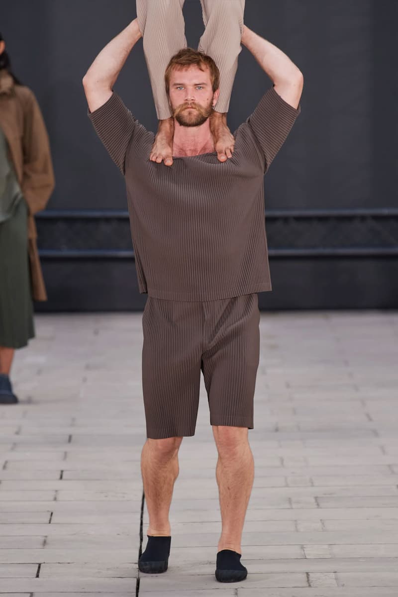 Homme Plissé Issey Miyake SS23 Collection Runway Photos Paris Fashion Week Men's