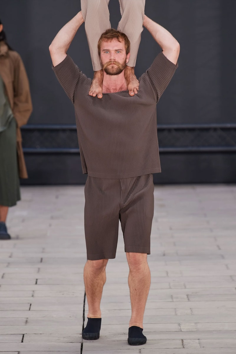 Homme Plissé Issey Miyake SS23 Collection Runway Photos Paris Fashion Week Men's