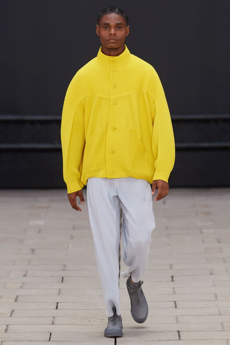 Homme Plissé Issey Miyake SS23 Collection Runway Photos Paris Fashion Week Men's