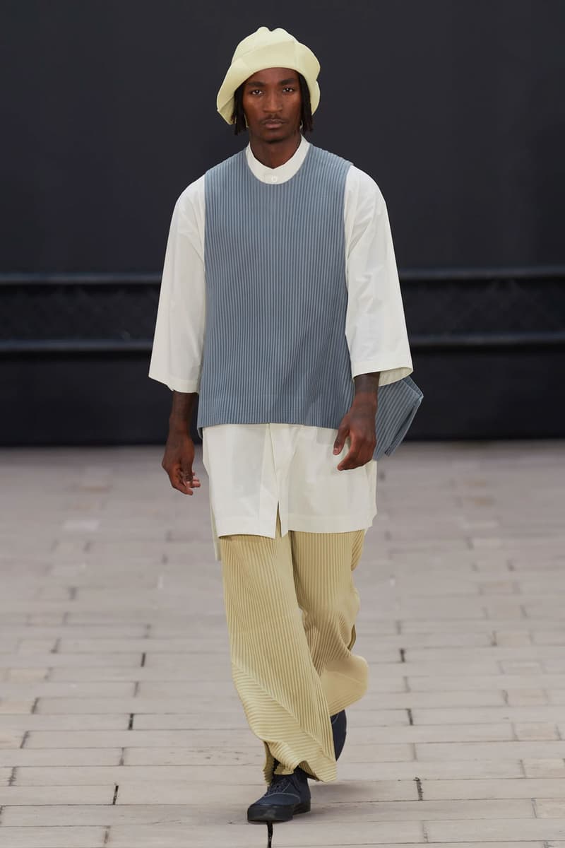 Homme Plissé Issey Miyake SS23 Collection Runway Photos Paris Fashion Week Men's