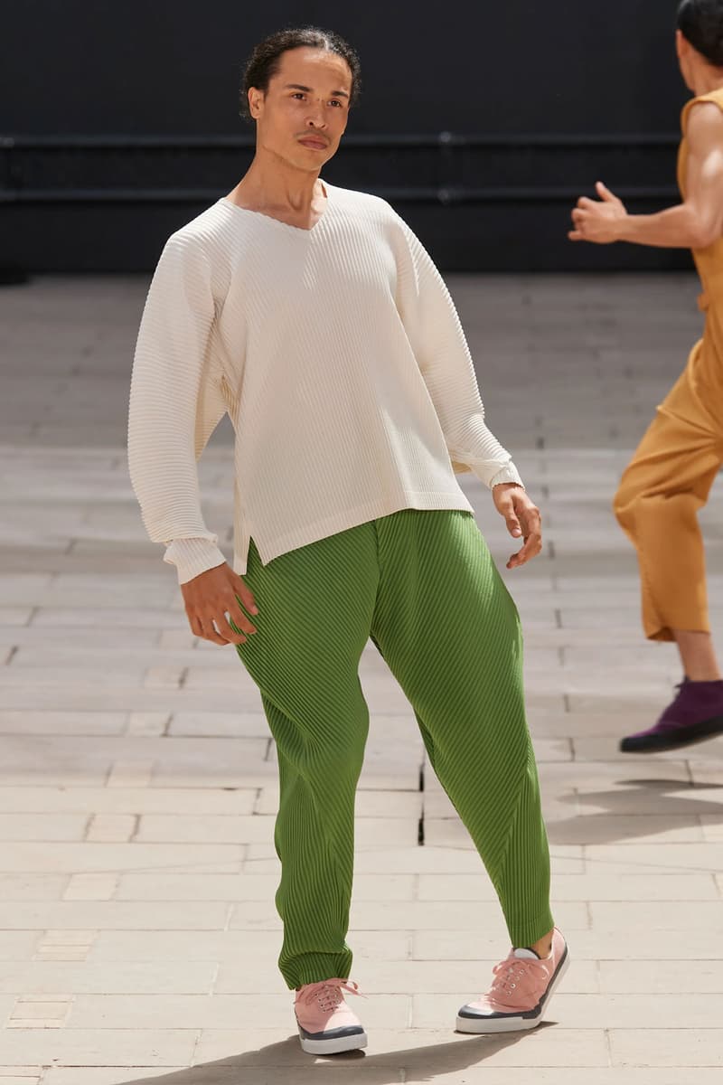 Homme Plissé Issey Miyake SS23 Collection Runway Photos Paris Fashion Week Men's