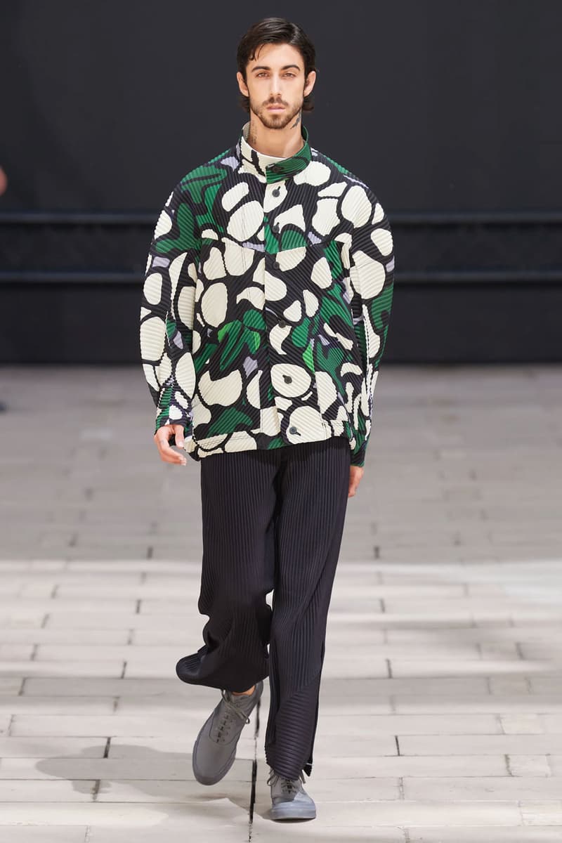 Homme Plissé Issey Miyake SS23 Collection Runway Photos Paris Fashion Week Men's