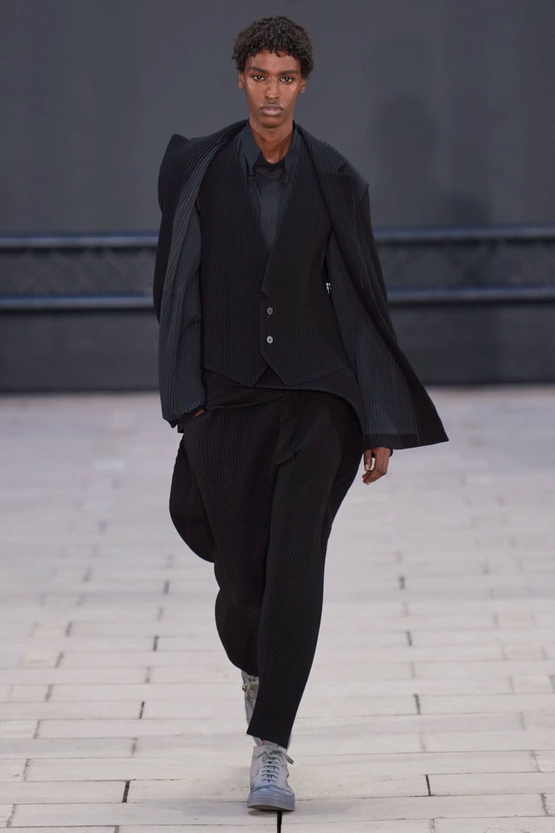 Homme Plissé Issey Miyake SS23 Collection Runway Photos Paris Fashion Week Men's