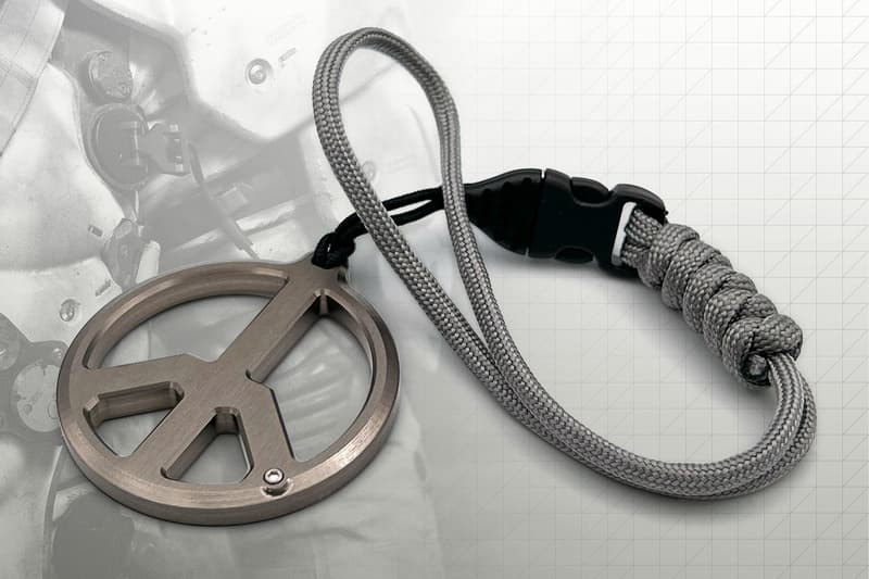 kojima productions Ukraine charity LUDENS PEACE MARK UNIT paracord keyring 