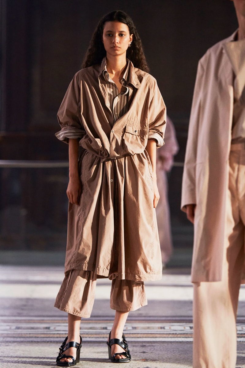LEMAIRE Spring/Summer 2023 Collection Backstage parisian elegance movement simplistic sophsiticated take 