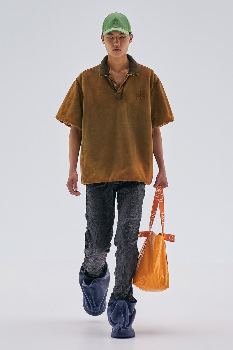 Loewe SS23 Is a Vibrant Fusion of Nature and Technology jonathan anderson paris fashion week birds fish grass shoes