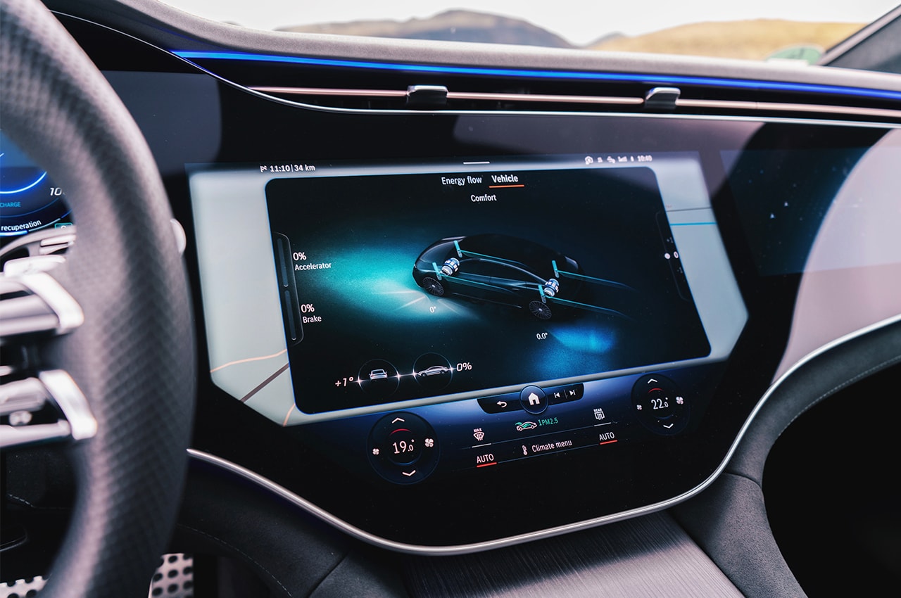 מרצדס בנץ EQE נסיעת מבחן בכביש פתוח איסלנד נסיעה 2022 EV מכונית חשמלית AMG HYPEBEAST Hyperscreen