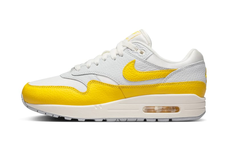 yellow nike air trainers