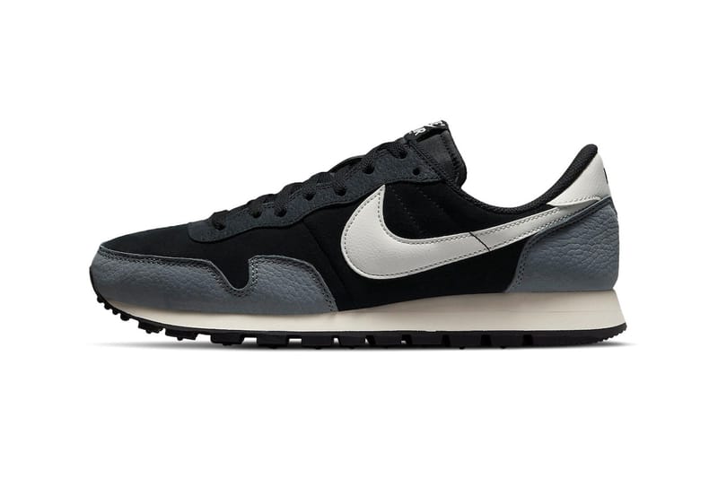 nike motion 2 black