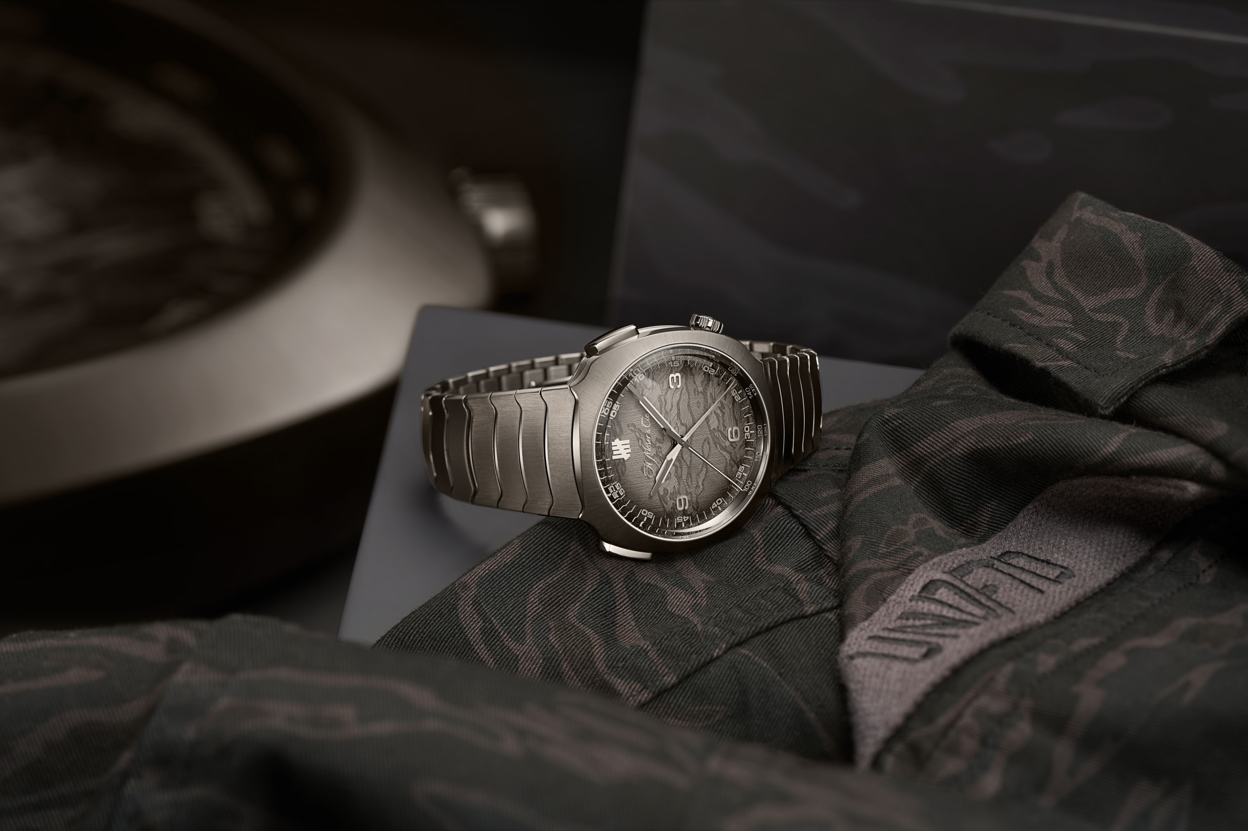 Moser Adds DLC Coating And Engraved Dial To Streamliner Chronograph For Limited Edition