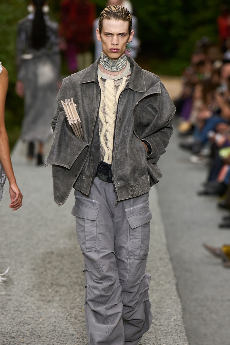london paris milan fashion week pitti uomo spring summer 2023 best shows highlights jw jonathan anderson loewe prada miuccia raf simons louis vuitton virgil abloh thom browne martine rose charles jeffrey loverboy y/project glenn martens dior kim jones kenzo nigo winnie new york home plisse issey miyake nahmias grace wales bonner
