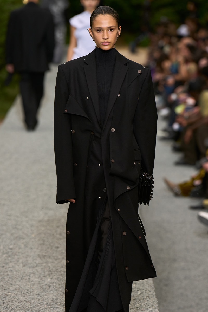 london paris milan fashion week pitti uomo spring summer 2023 best shows highlights jw jonathan anderson loewe prada miuccia raf simons louis vuitton virgil abloh thom browne martine rose charles jeffrey loverboy y/project glenn martens dior kim jones kenzo nigo winnie new york home plisse issey miyake nahmias grace wales bonner