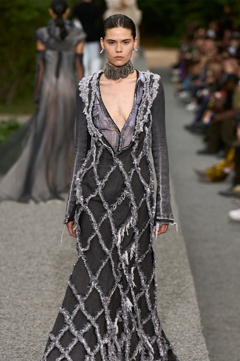 london paris milan fashion week pitti uomo spring summer 2023 best shows highlights jw jonathan anderson loewe prada miuccia raf simons louis vuitton virgil abloh thom browne martine rose charles jeffrey loverboy y/project glenn martens dior kim jones kenzo nigo winnie new york home plisse issey miyake nahmias grace wales bonner
