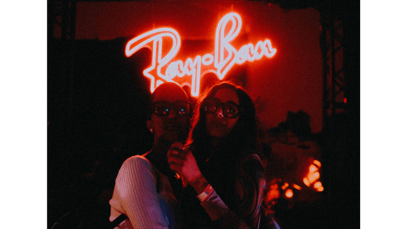 london summer sessions self esteem east end u.k. united kingdom music intimate performance smart glasses sunglasses meta ray ban