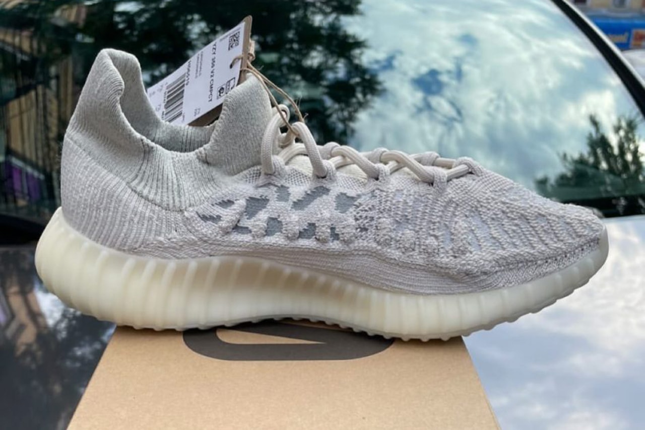 YEEZY: Off-White YZY 350 V2 CMPT Sneakers