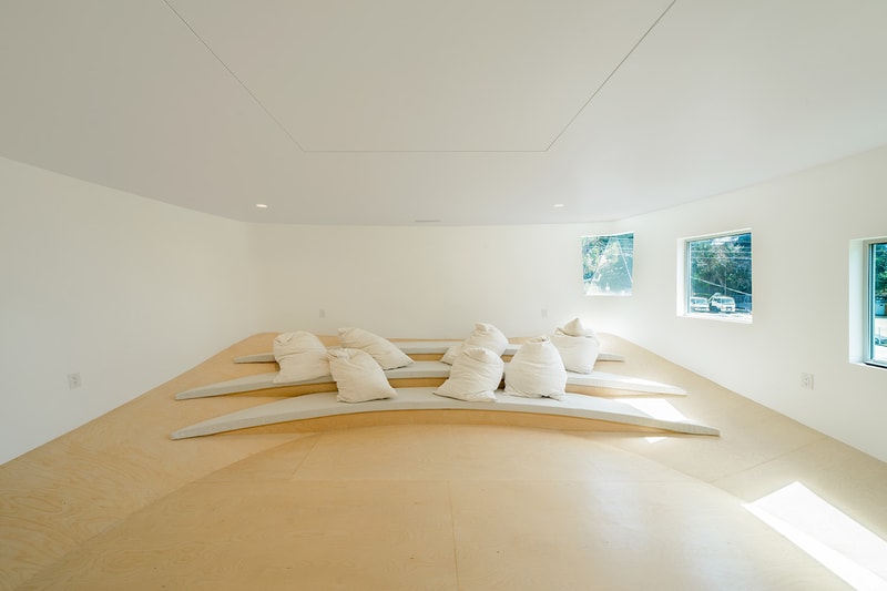 Eric Owen Moss Creates Surreal Family Home in Santa Monica Canyon 