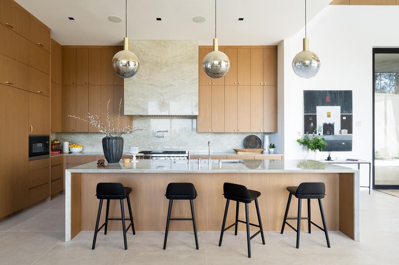 Bel Air Hillside Home Makes the Most of Warm Minimalism 